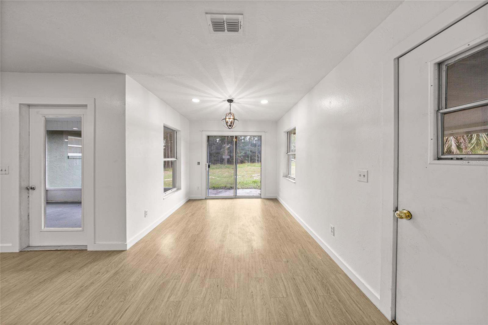 RAINBOW LAKES ESTATE - Residential