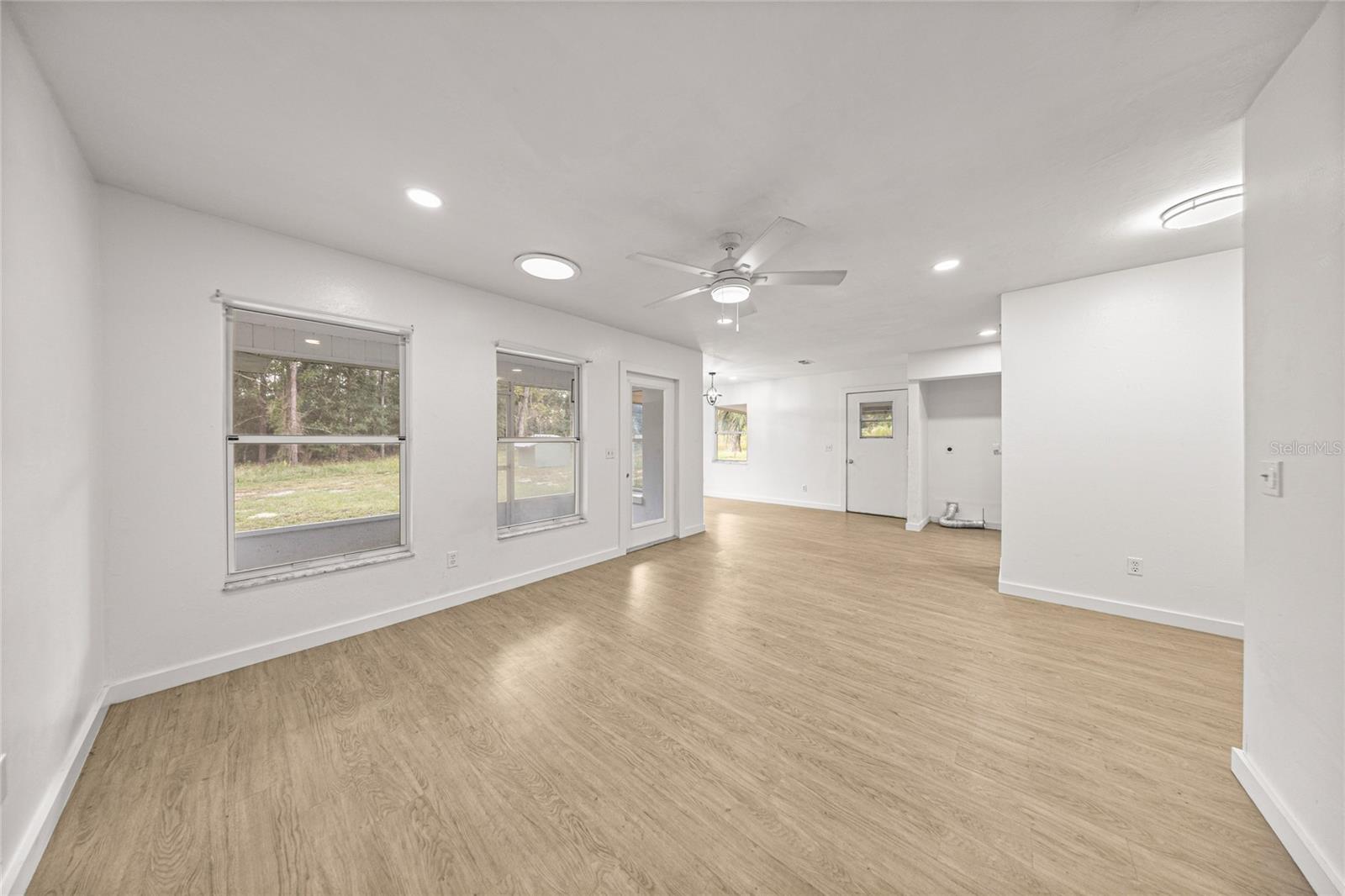 RAINBOW LAKES ESTATE - Residential