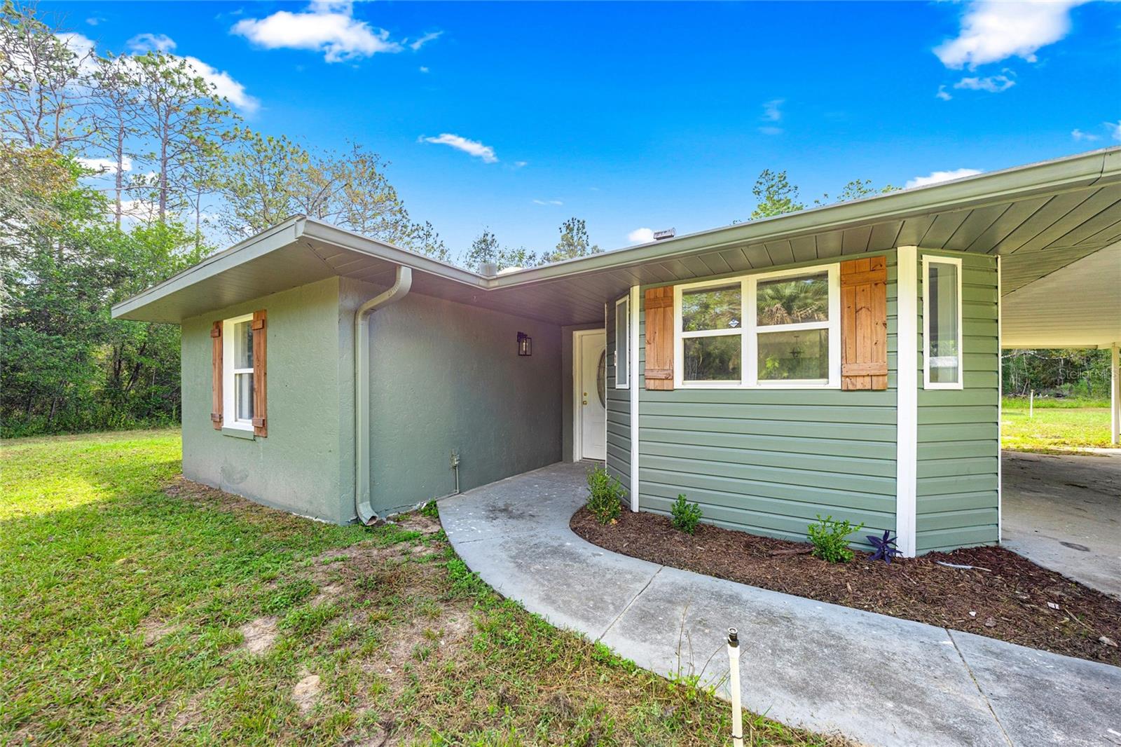 RAINBOW LAKES ESTATE - Residential