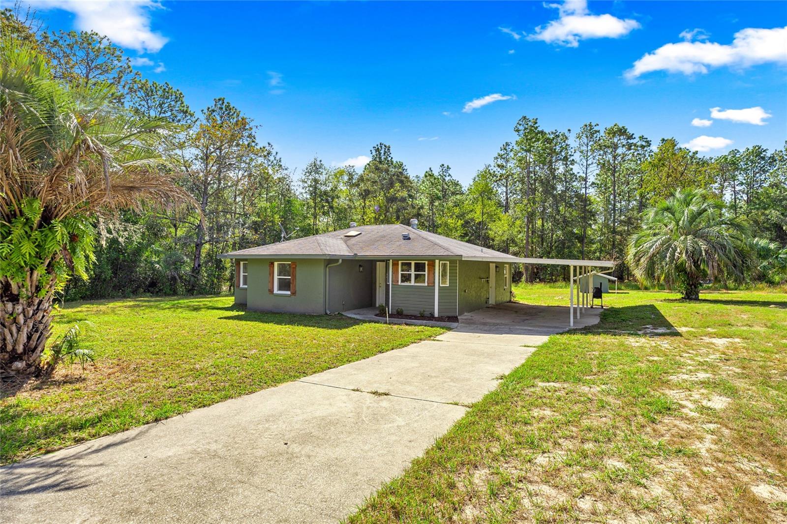 RAINBOW LAKES ESTATE - Residential