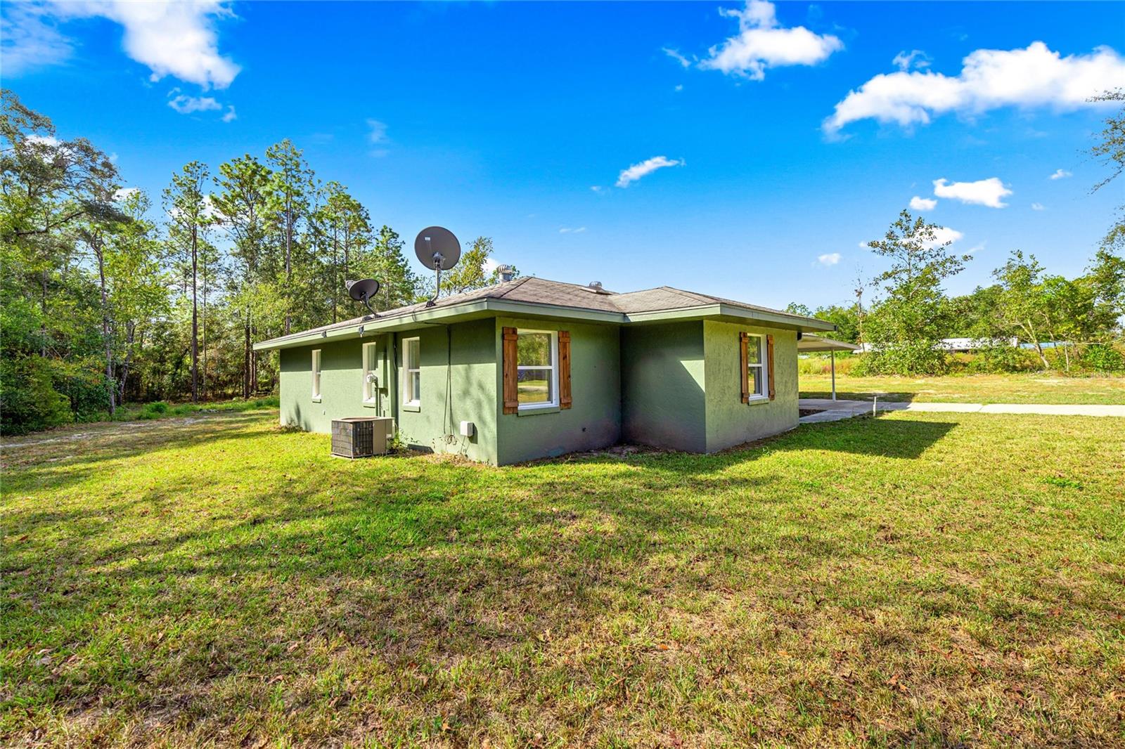RAINBOW LAKES ESTATE - Residential