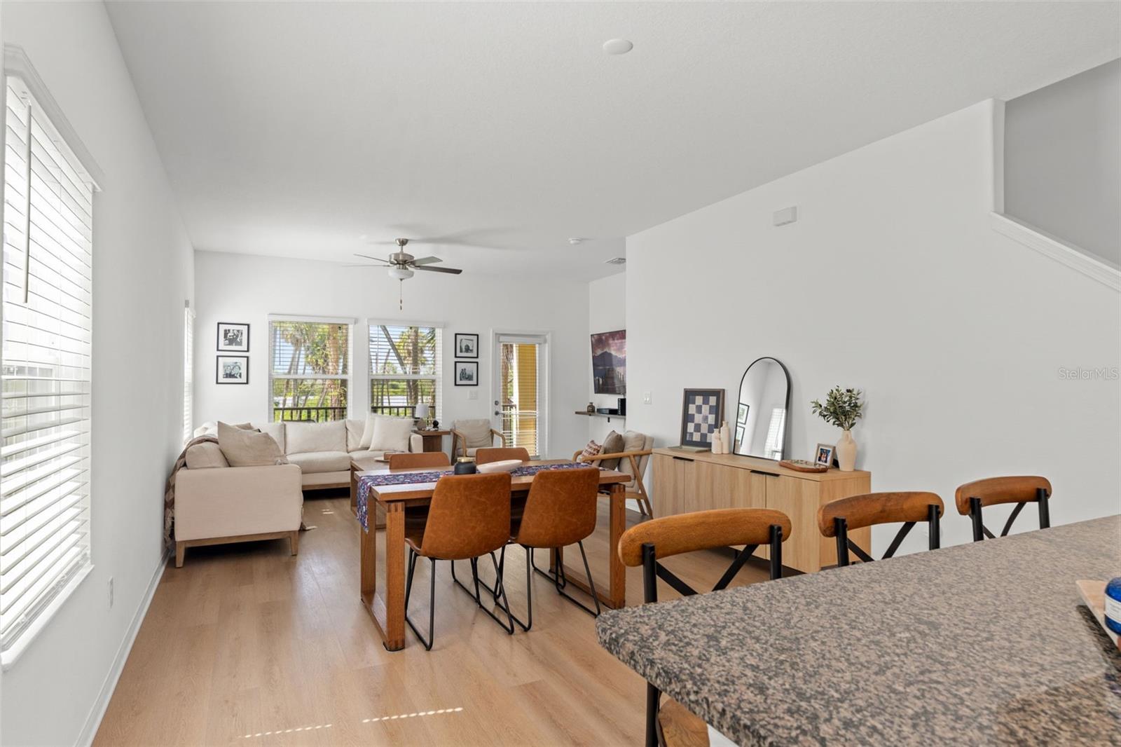 PALM RIVER TOWNHOMES PH 2 - Residential