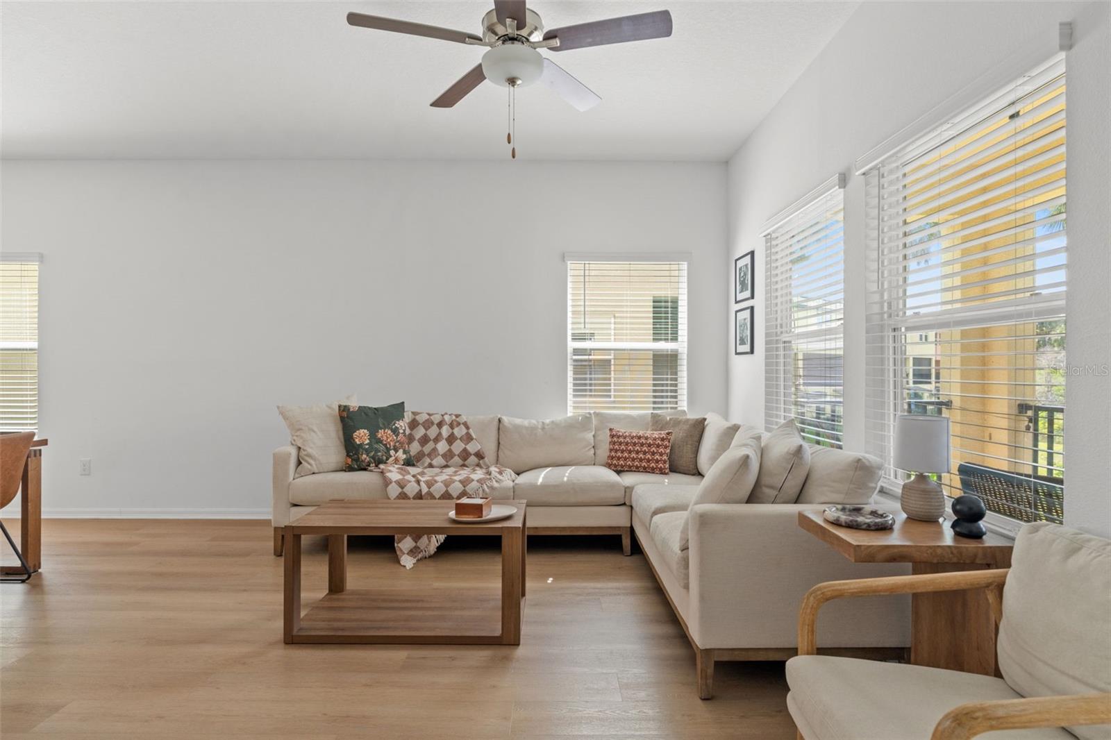 PALM RIVER TOWNHOMES PH 2 - Residential