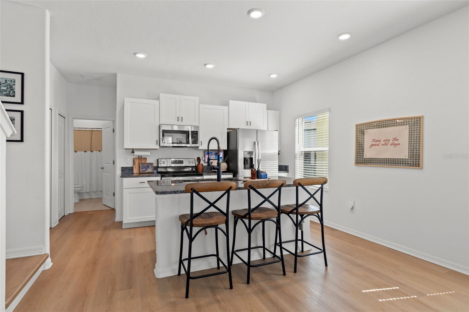 PALM RIVER TOWNHOMES PH 2 - Residential