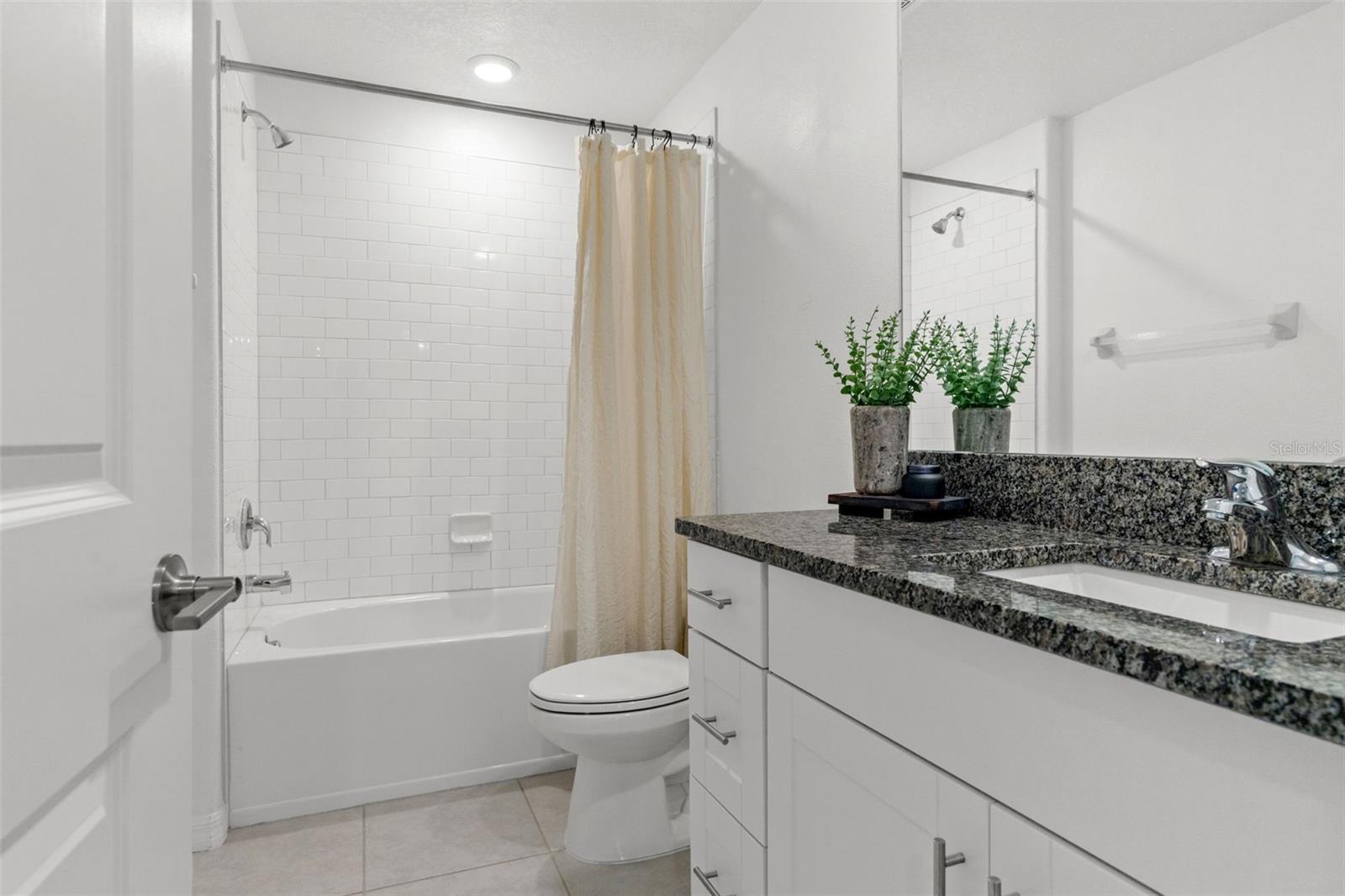 PALM RIVER TOWNHOMES PH 2 - Residential