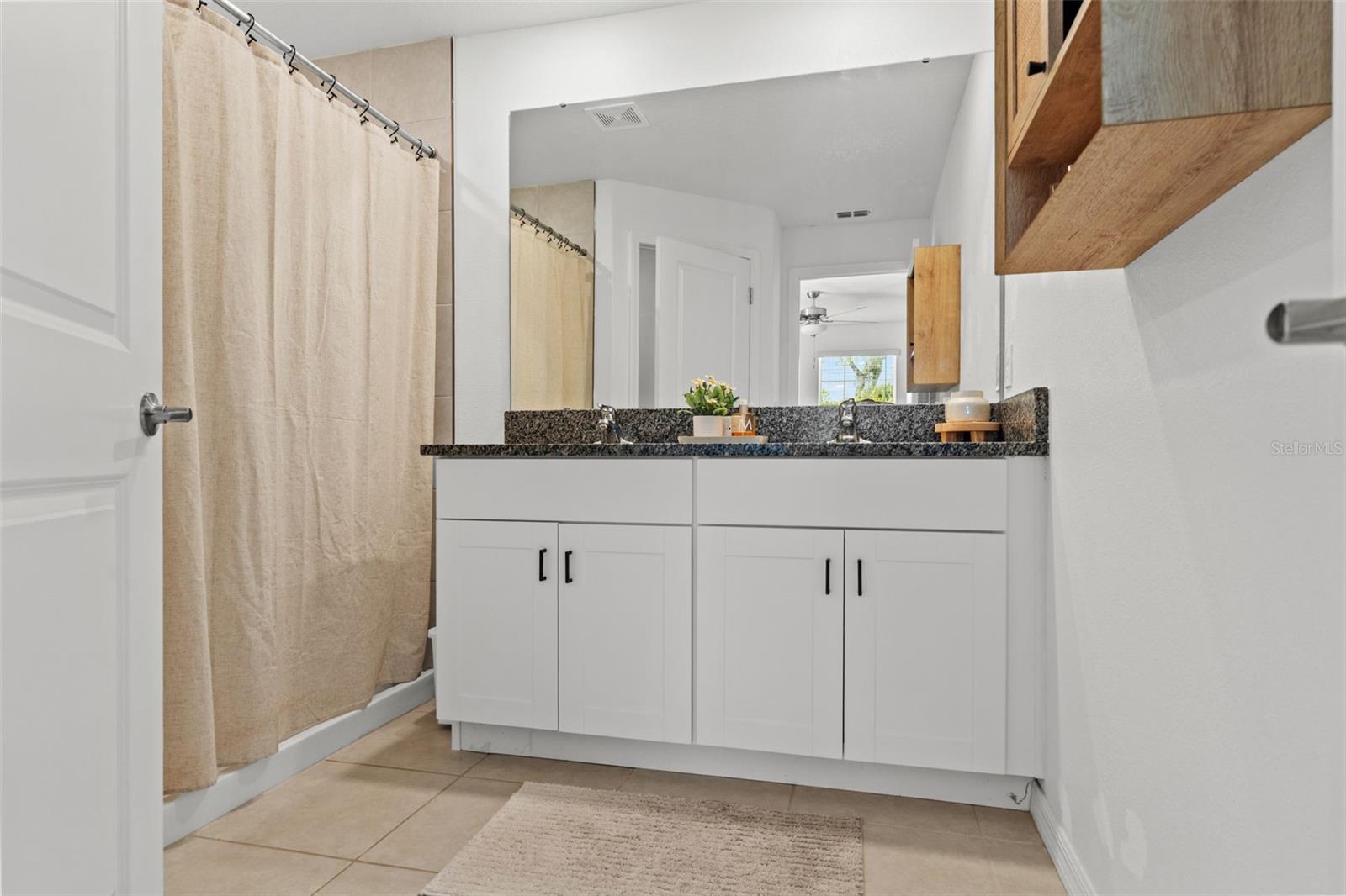 PALM RIVER TOWNHOMES PH 2 - Residential