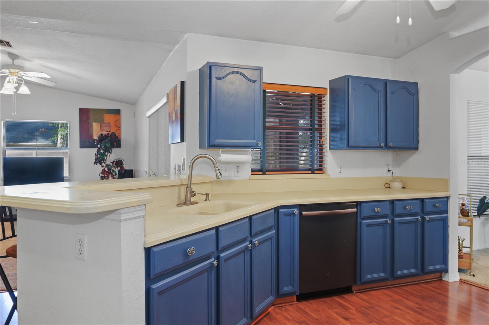 1281 NAVARRE DRIVE