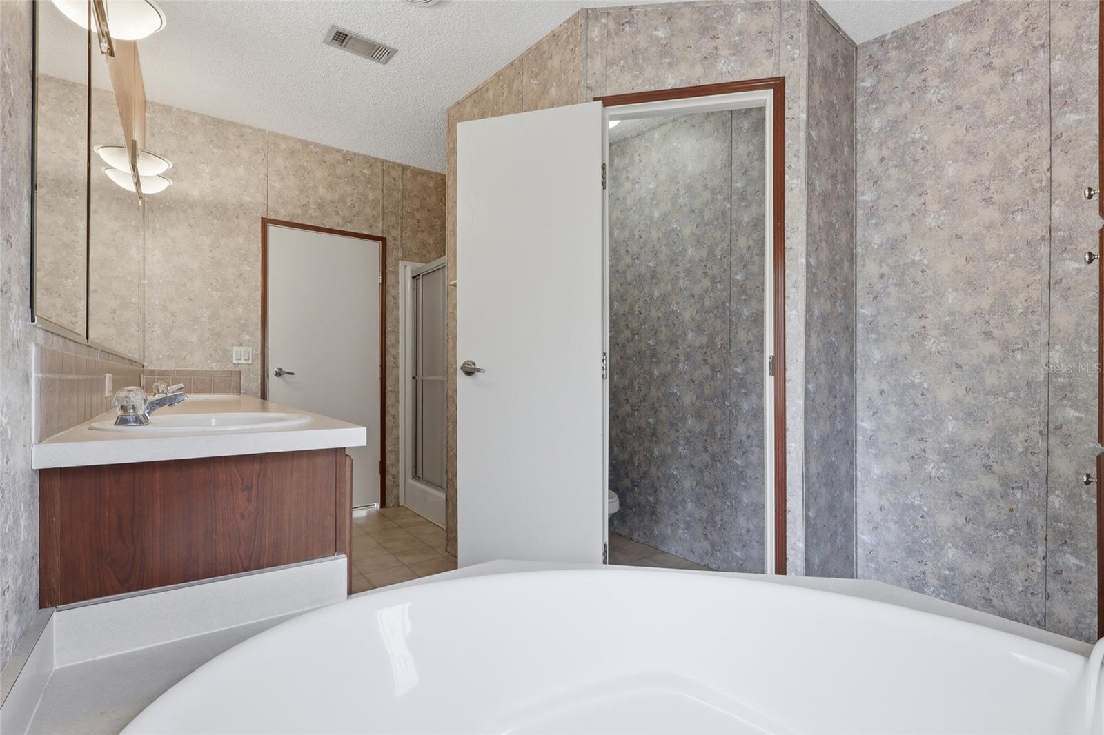 ZEPHYRWOODS - Residential