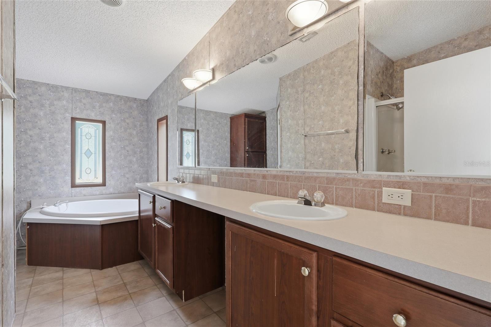 ZEPHYRWOODS - Residential