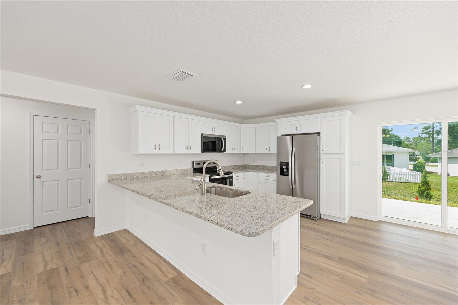 RAINBOW LAKES ESTATE - Residential