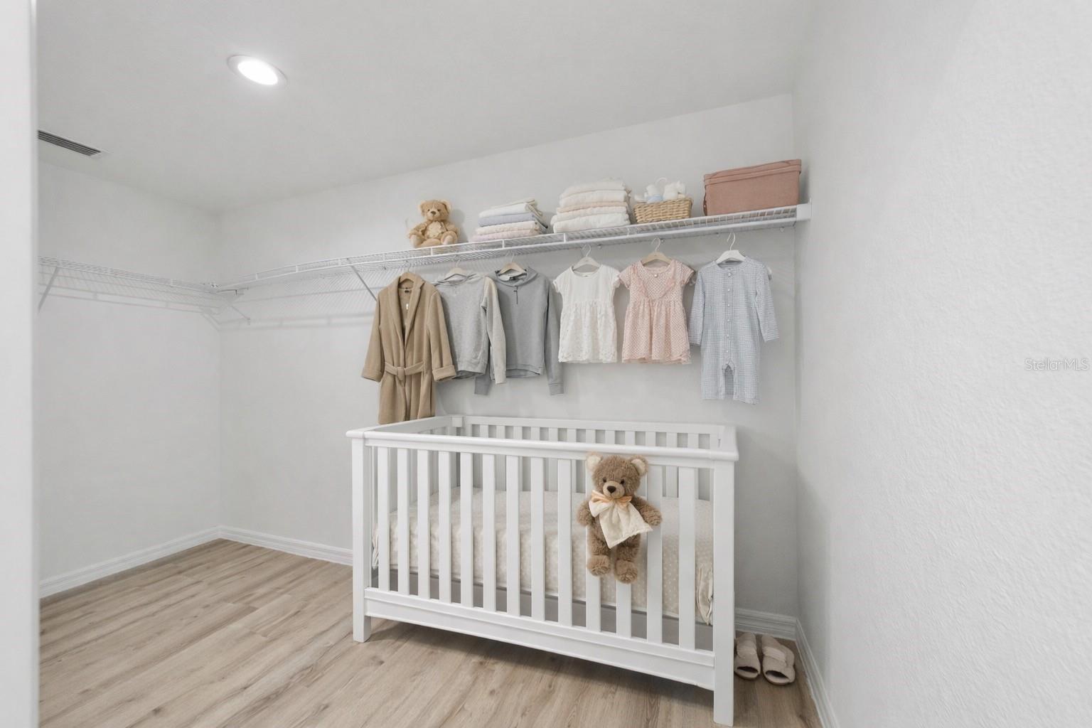 RAINBOW LAKES ESTATE - Residential