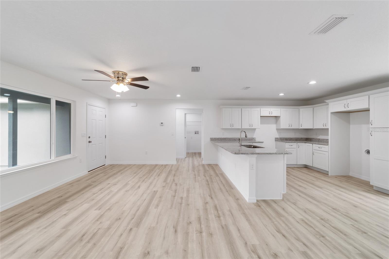 RAINBOW LAKES ESTATE - Residential