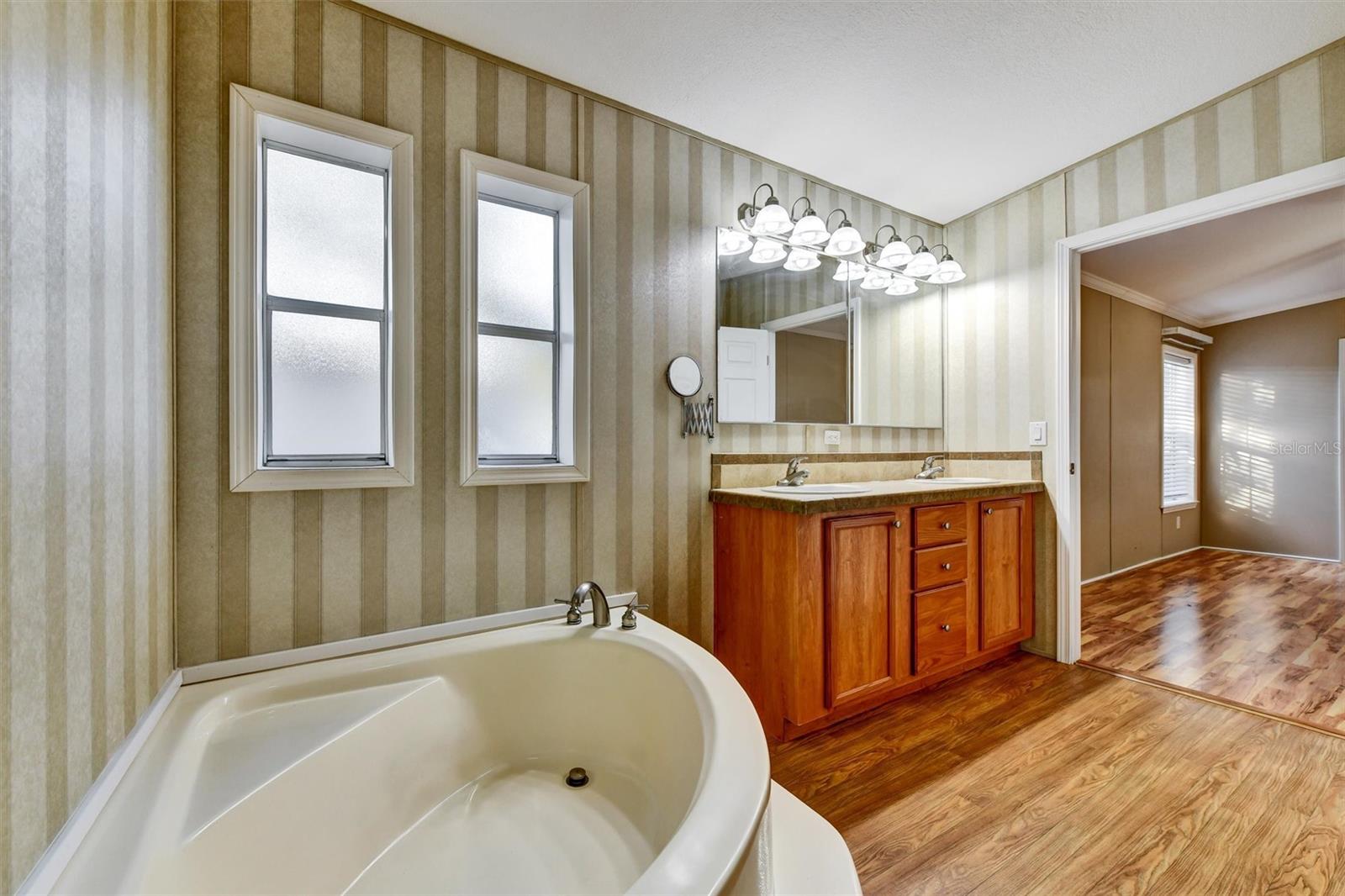 NEW ATHENS CITY 1ST ADD - Residential Lease