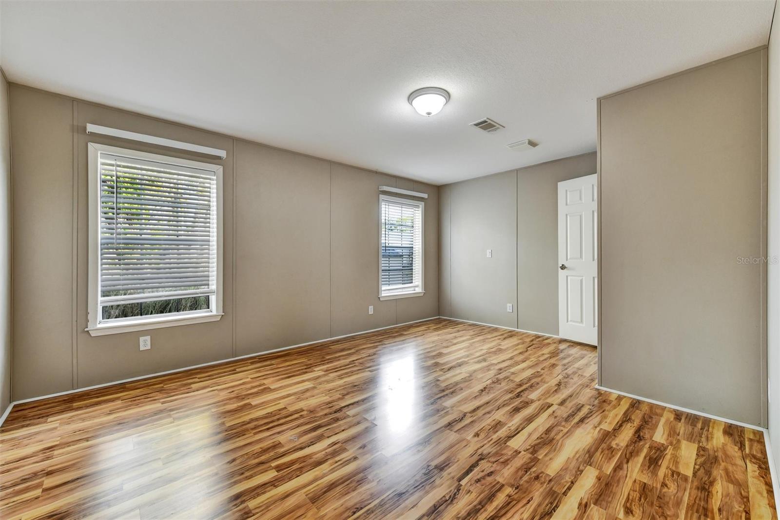 NEW ATHENS CITY 1ST ADD - Residential Lease