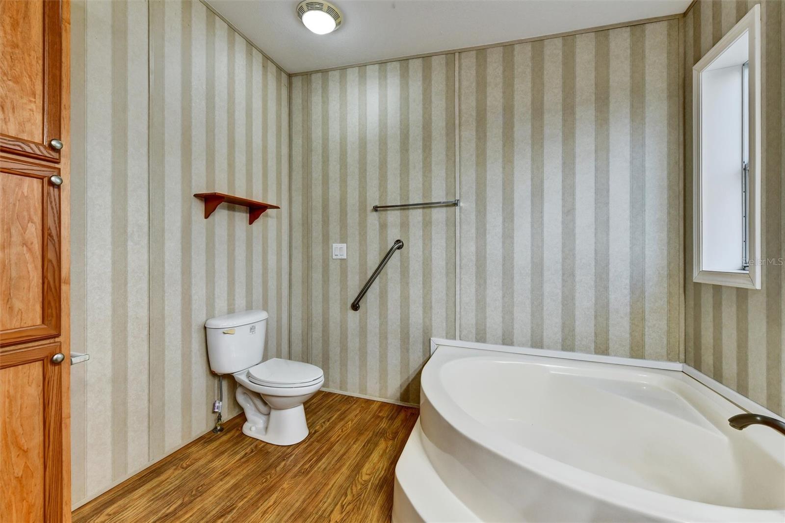 NEW ATHENS CITY 1ST ADD - Residential Lease