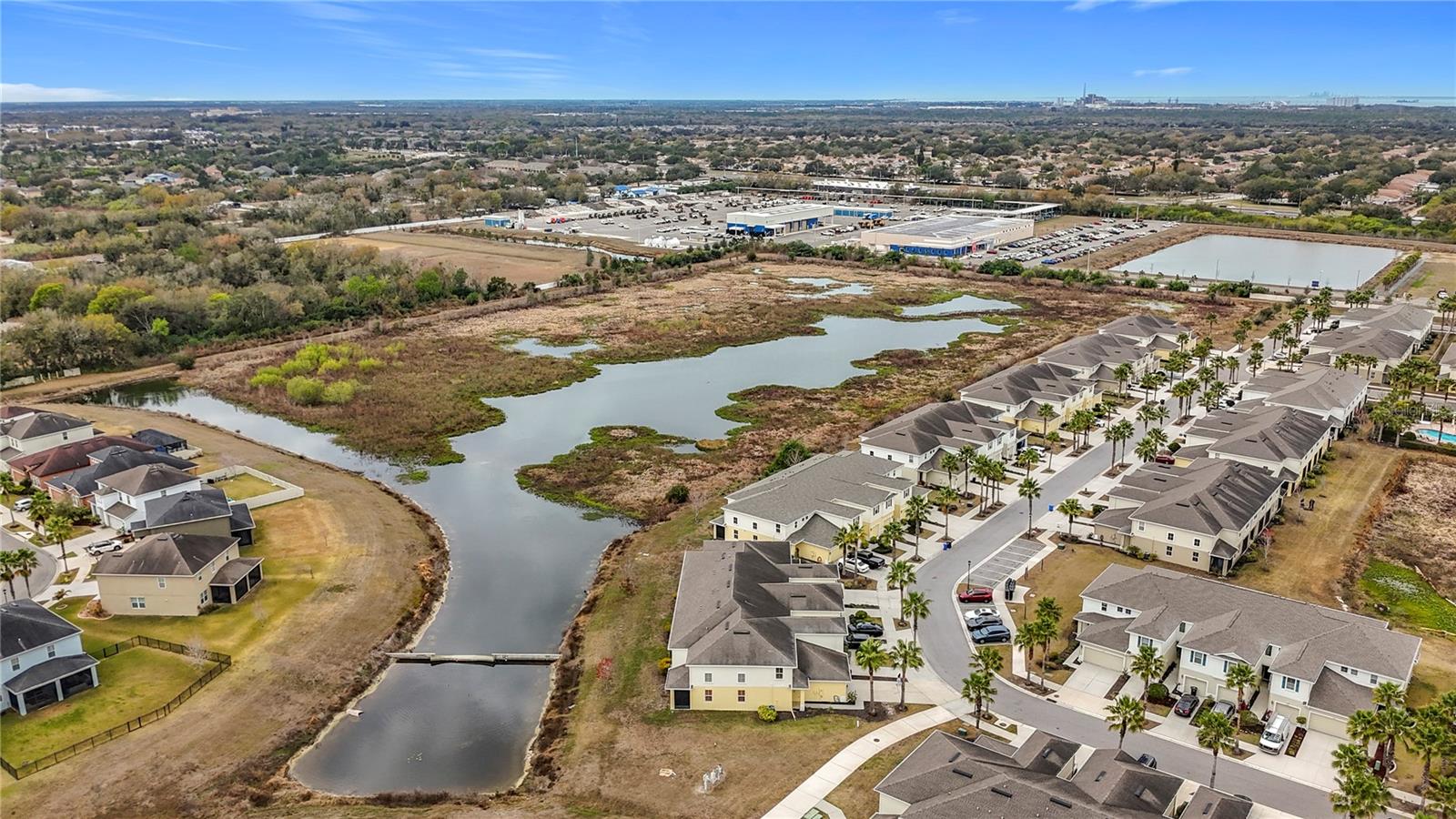 LUCAYA LAKE CLUB TWNHMS PHA - Residential