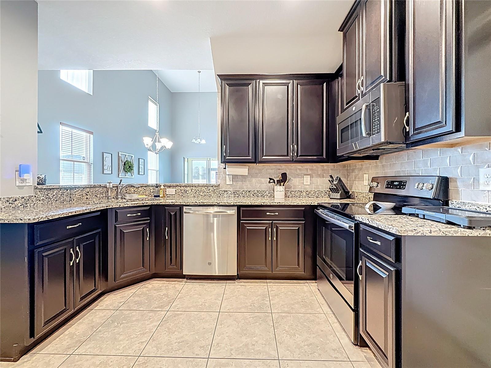 LUCAYA LAKE CLUB TWNHMS PHA - Residential