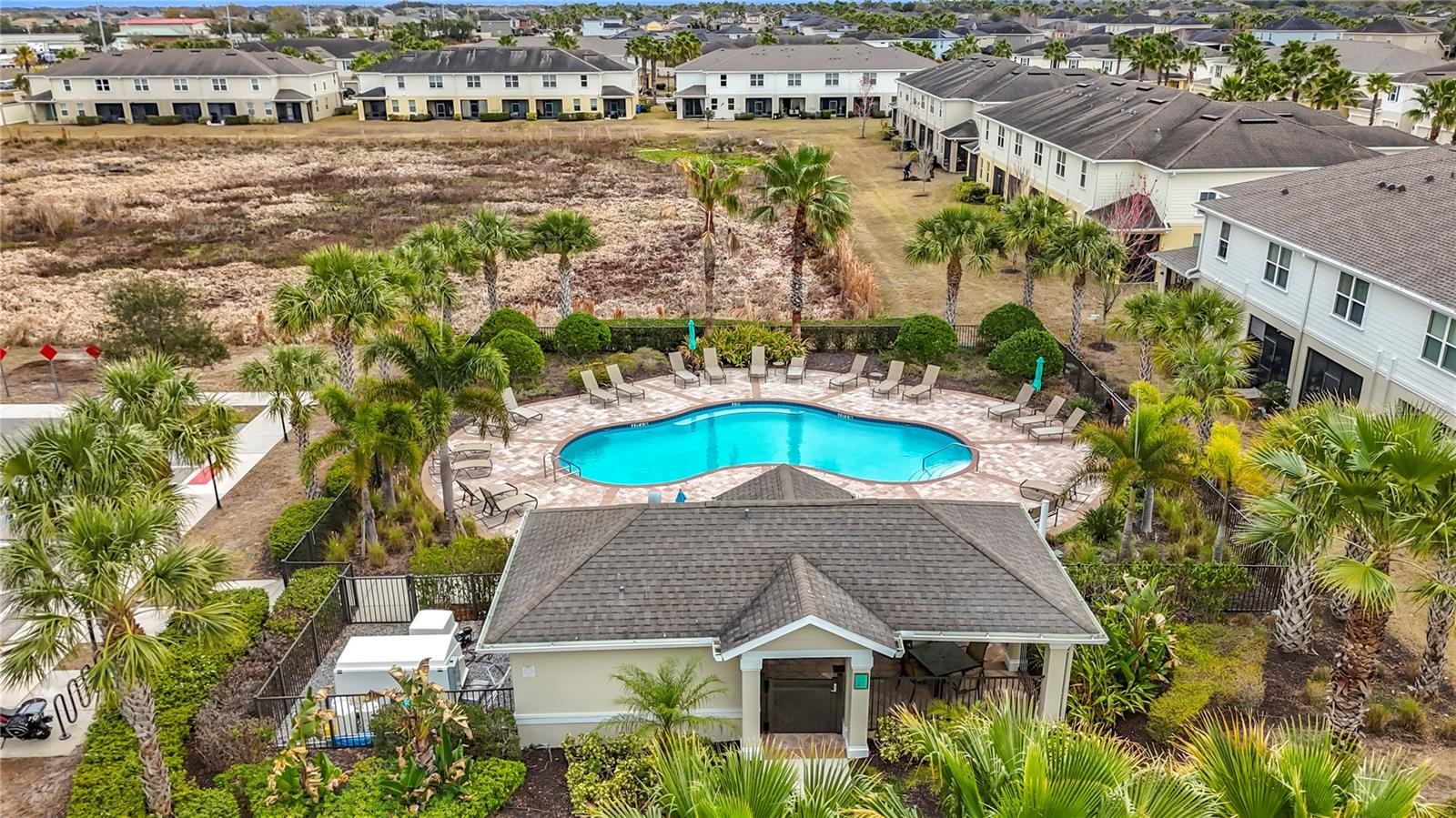 LUCAYA LAKE CLUB TWNHMS PHA - Residential