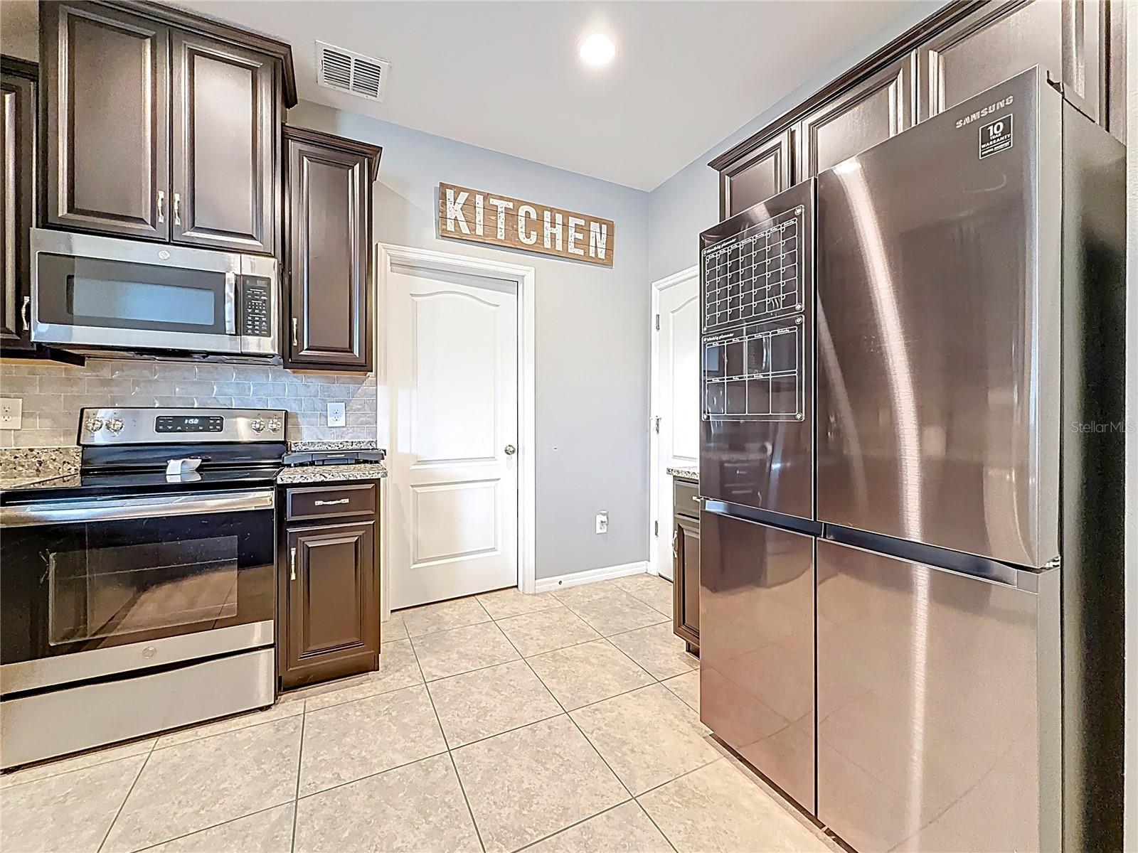 LUCAYA LAKE CLUB TWNHMS PHA - Residential