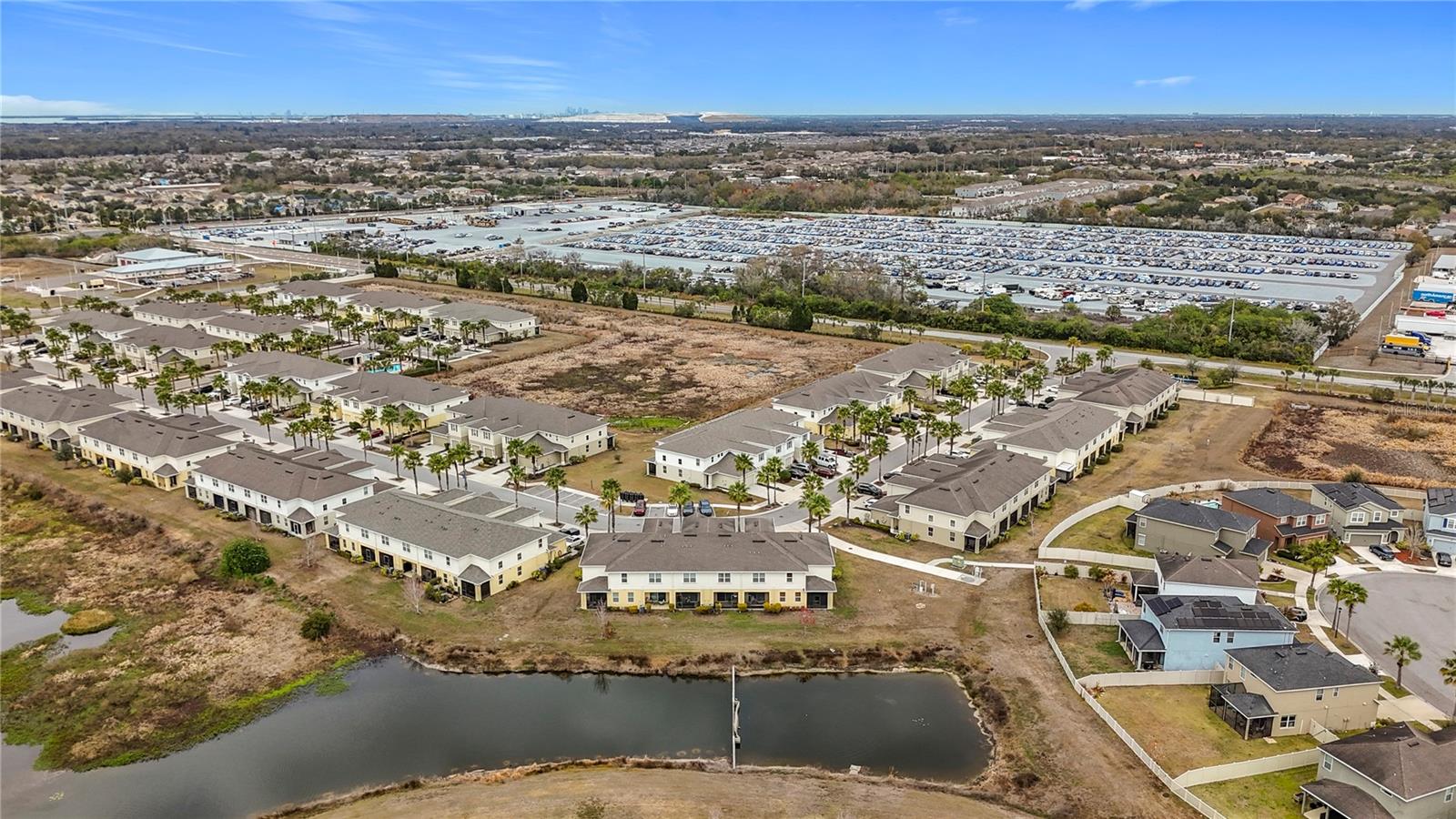 LUCAYA LAKE CLUB TWNHMS PHA - Residential