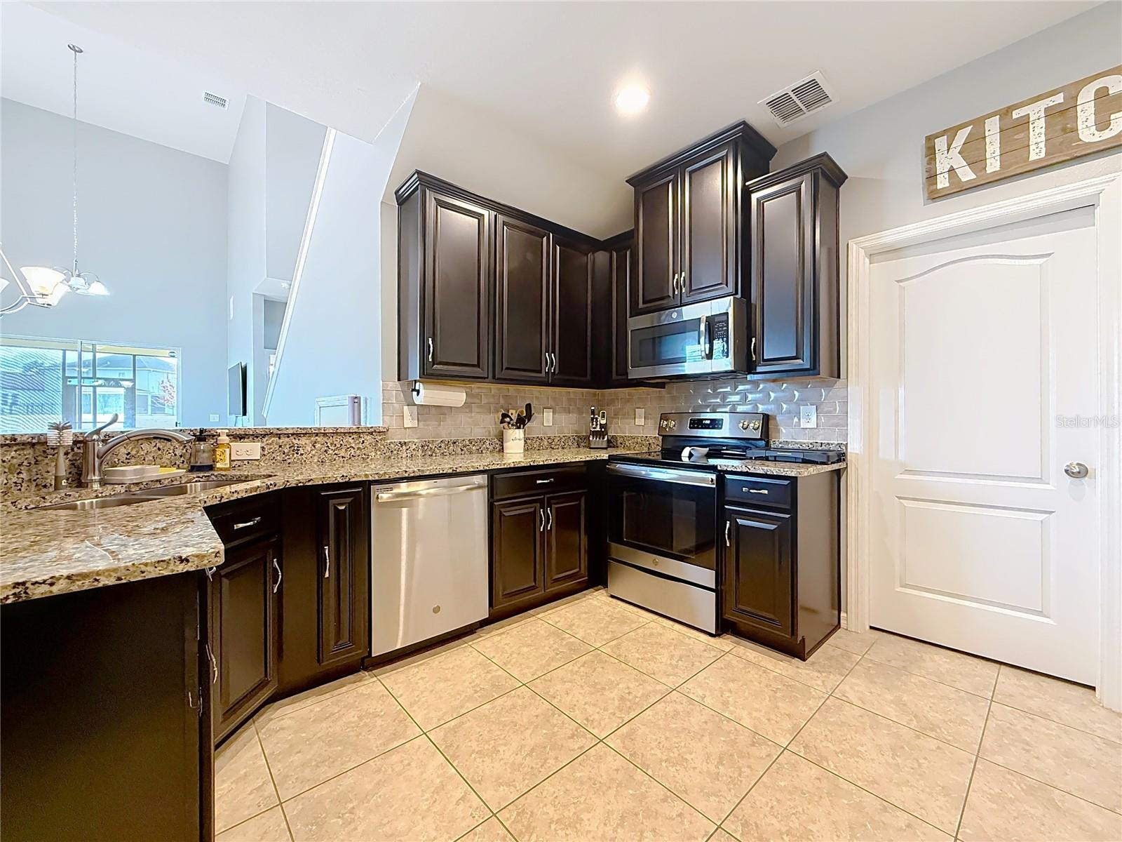 LUCAYA LAKE CLUB TWNHMS PHA - Residential