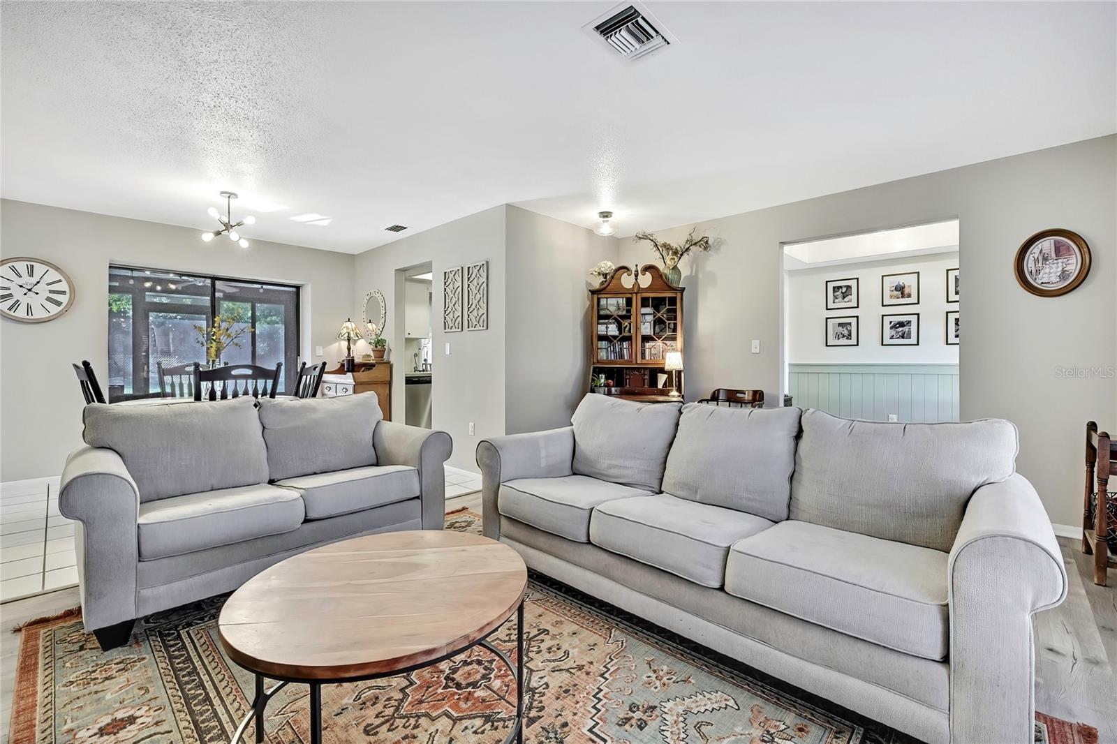 SPRING HILL - Residential