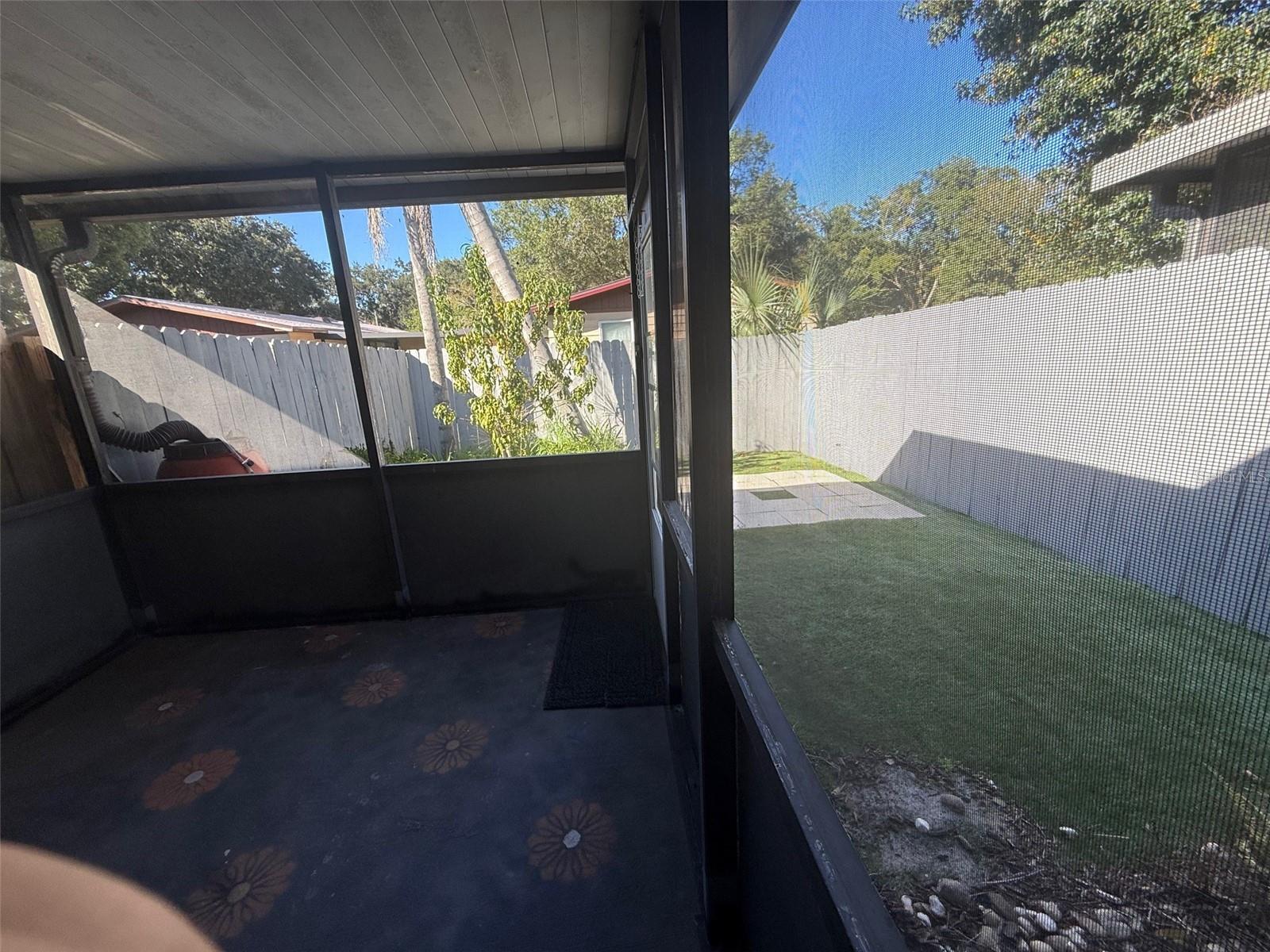 WESTSIDE TWNHMS - Residential Lease