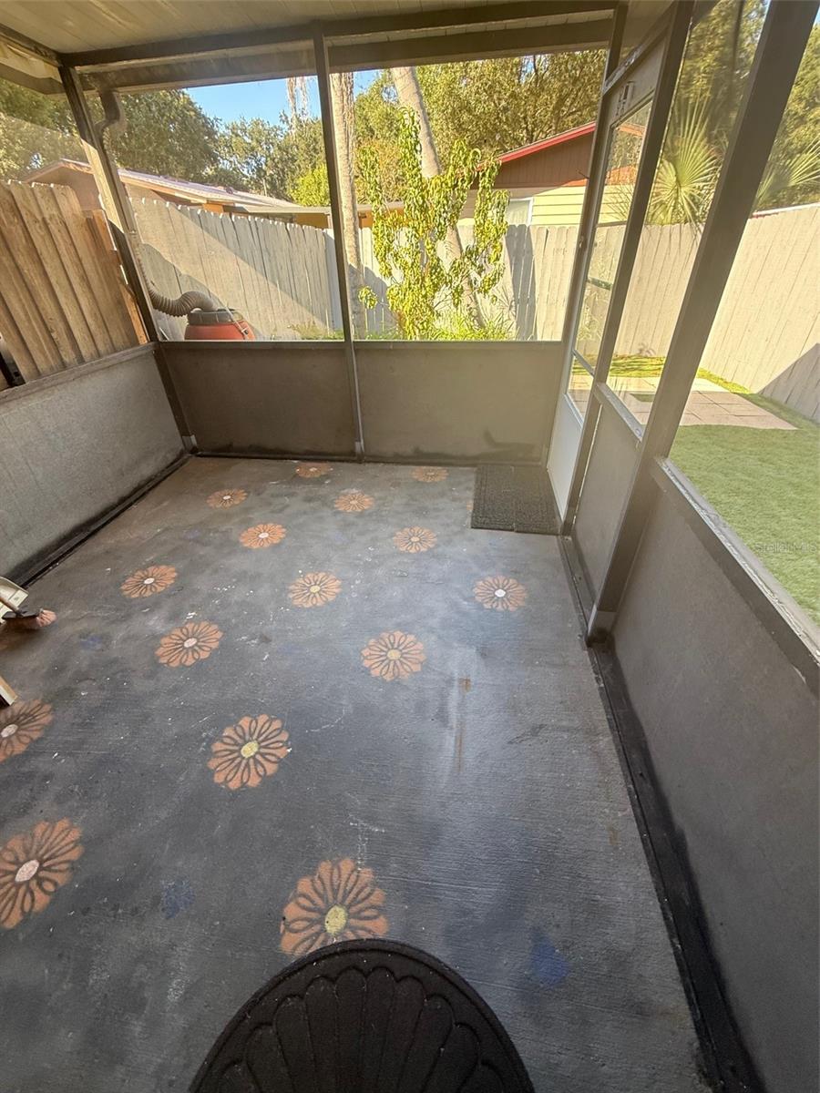 WESTSIDE TWNHMS - Residential Lease