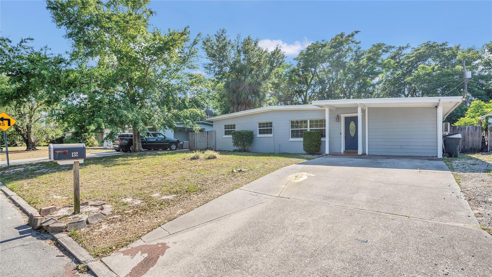 132 W LAUREN COURT