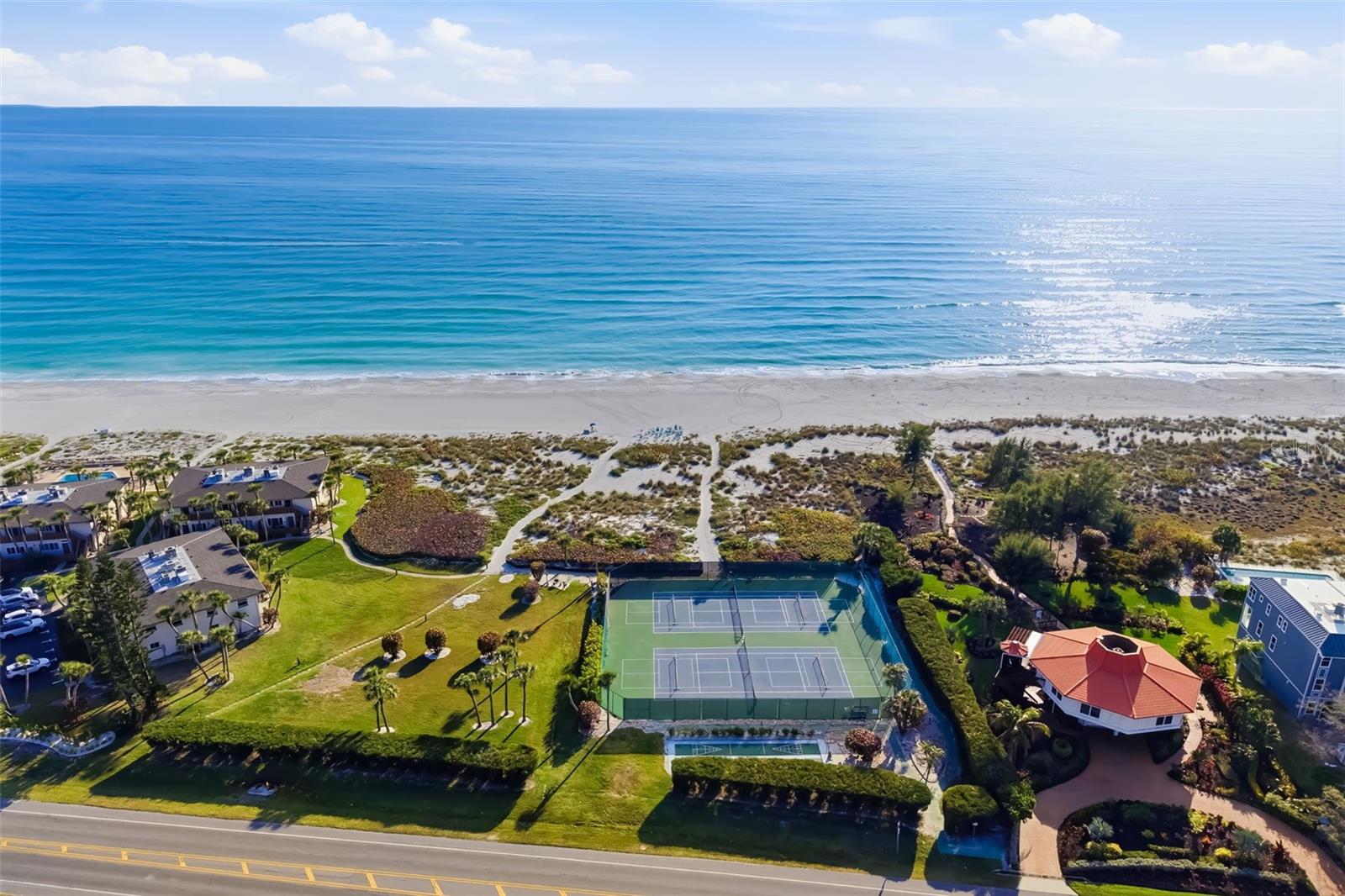 WHITNEY BEACH - Residential