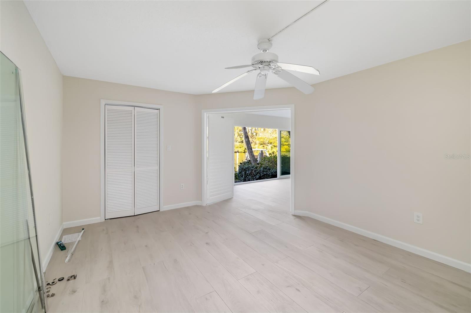 WHITNEY BEACH - Residential