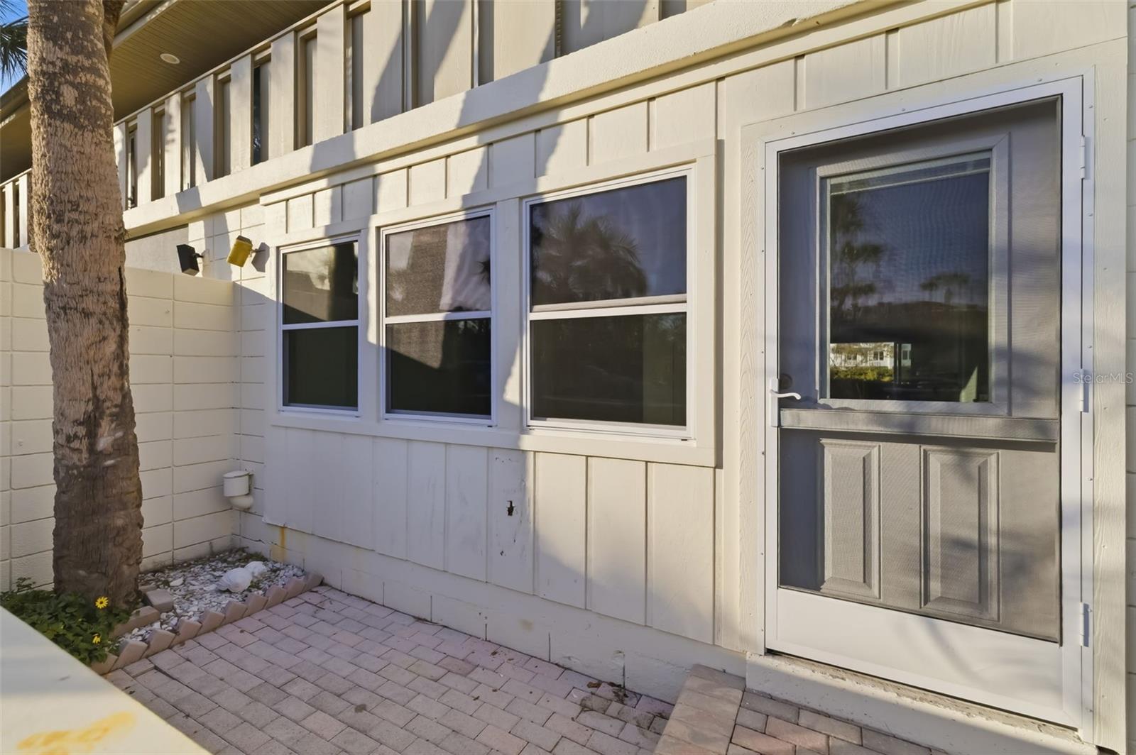 WHITNEY BEACH - Residential