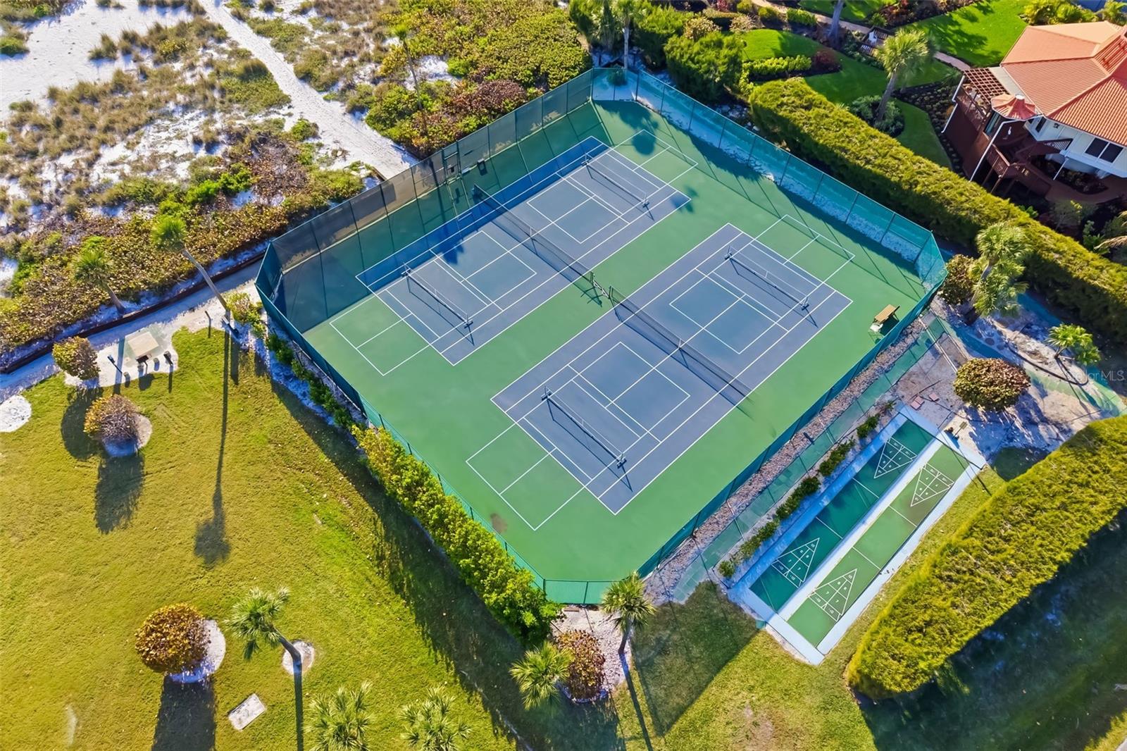 WHITNEY BEACH - Residential