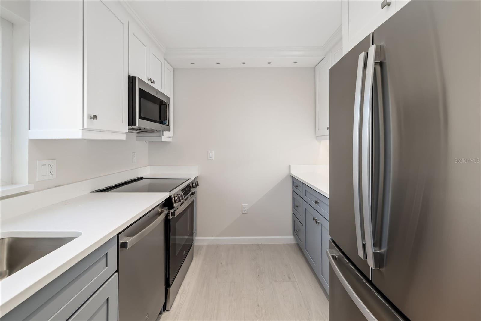 WHITNEY BEACH - Residential