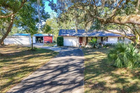 A home in EUSTIS