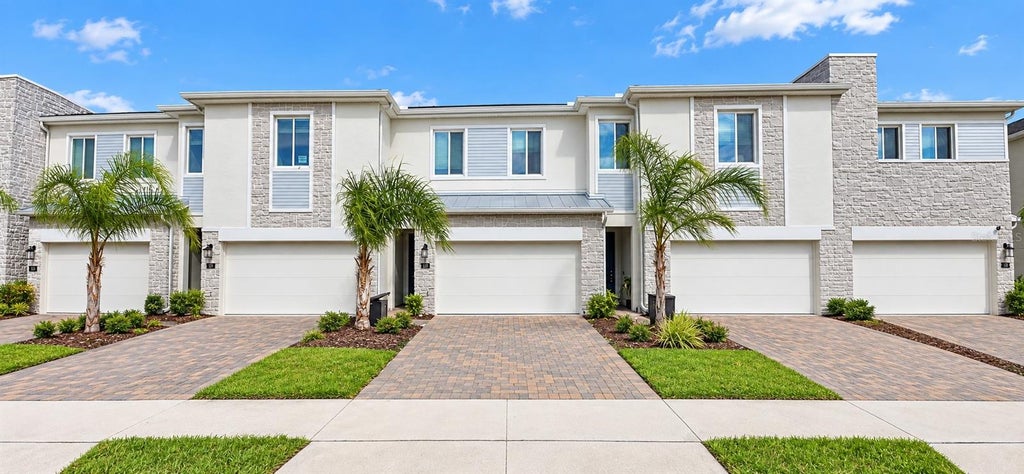 Photo of 161 Nine Iron Drive, Davenport, FL 33896 (MLS # S5157896)