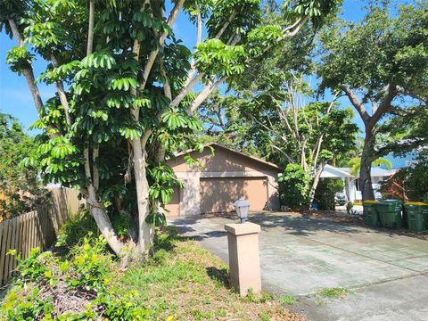 2451 HICKORY AVENUE SARASOTA FL 34234