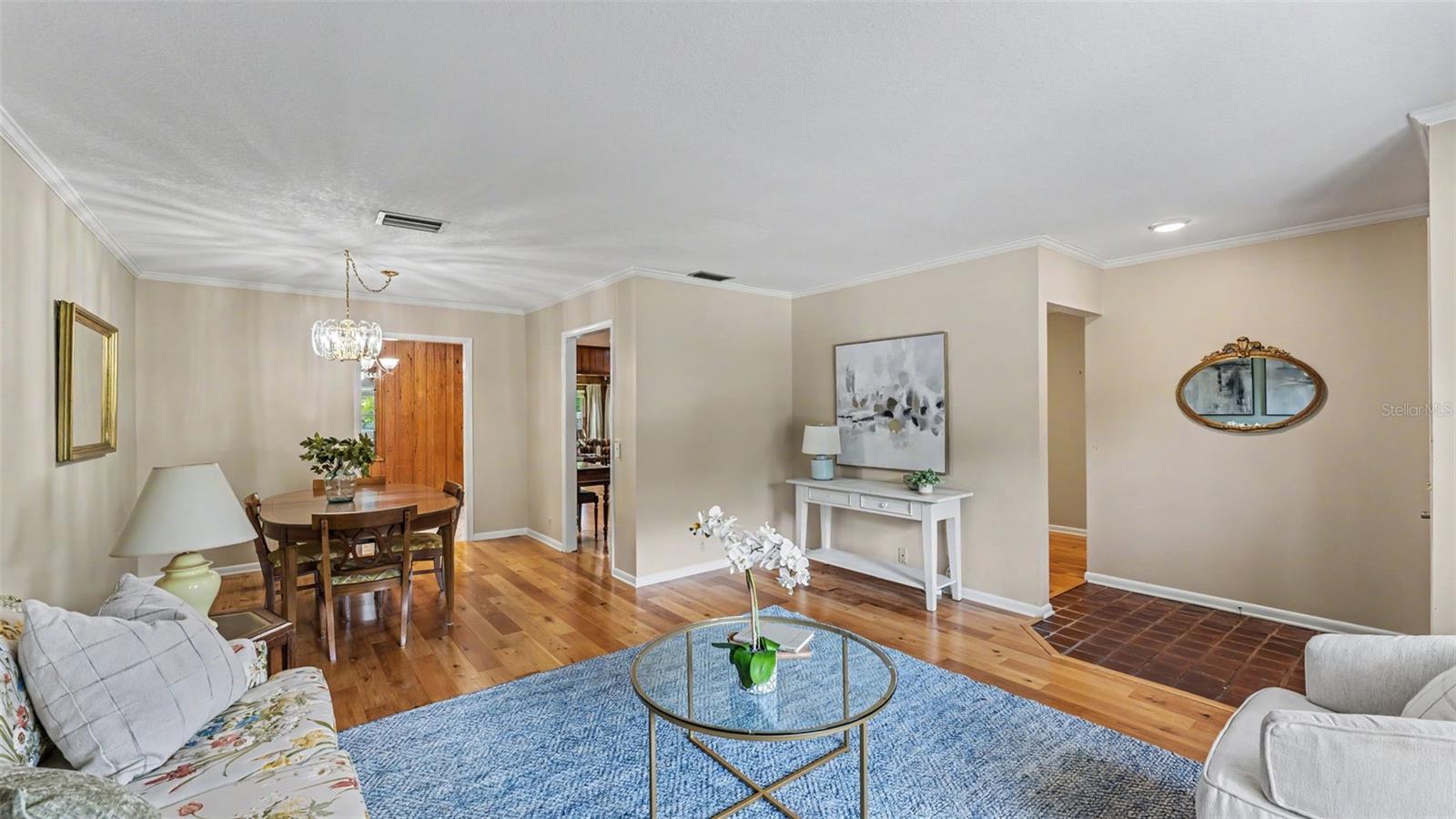 1640 BAYOU CIRCLE