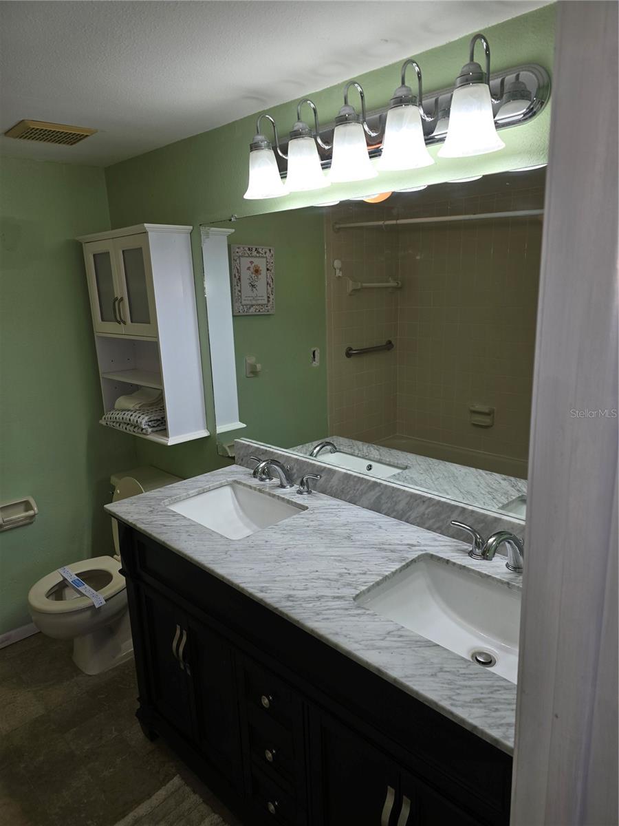 WOODTRAIL CONDO - Residential