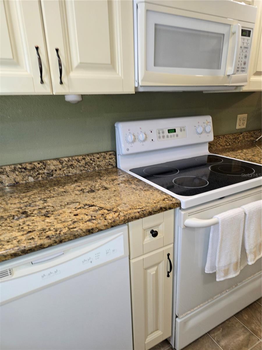 WOODTRAIL CONDO - Residential