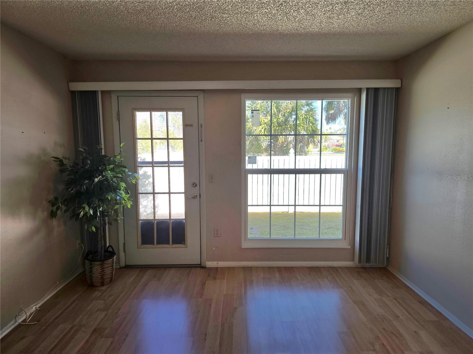 WOODTRAIL CONDO - Residential