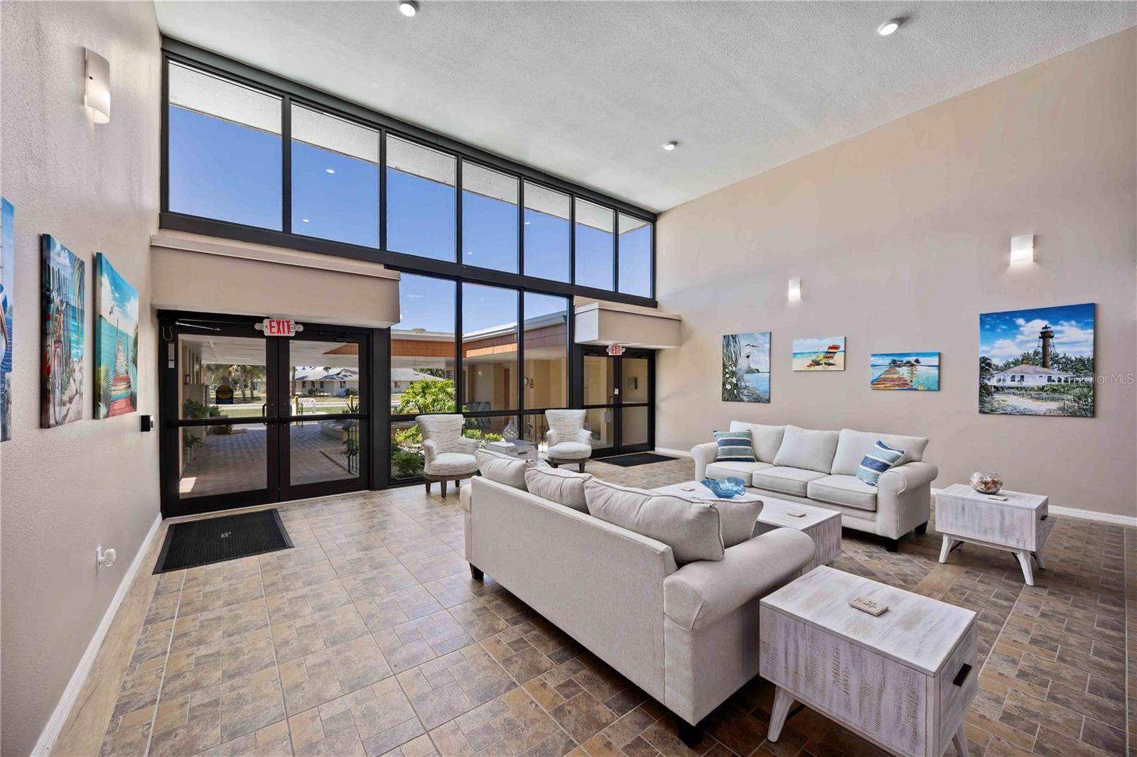 CHELSEA HOUSE - Residential