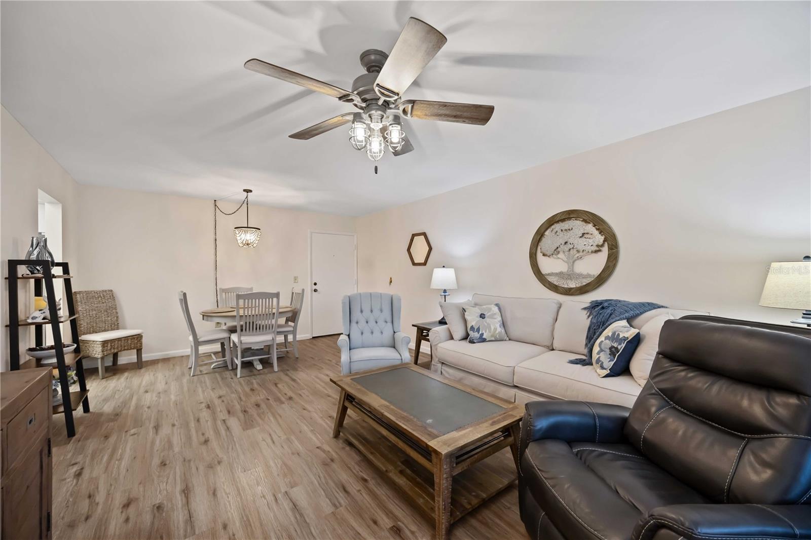 CHELSEA HOUSE - Residential