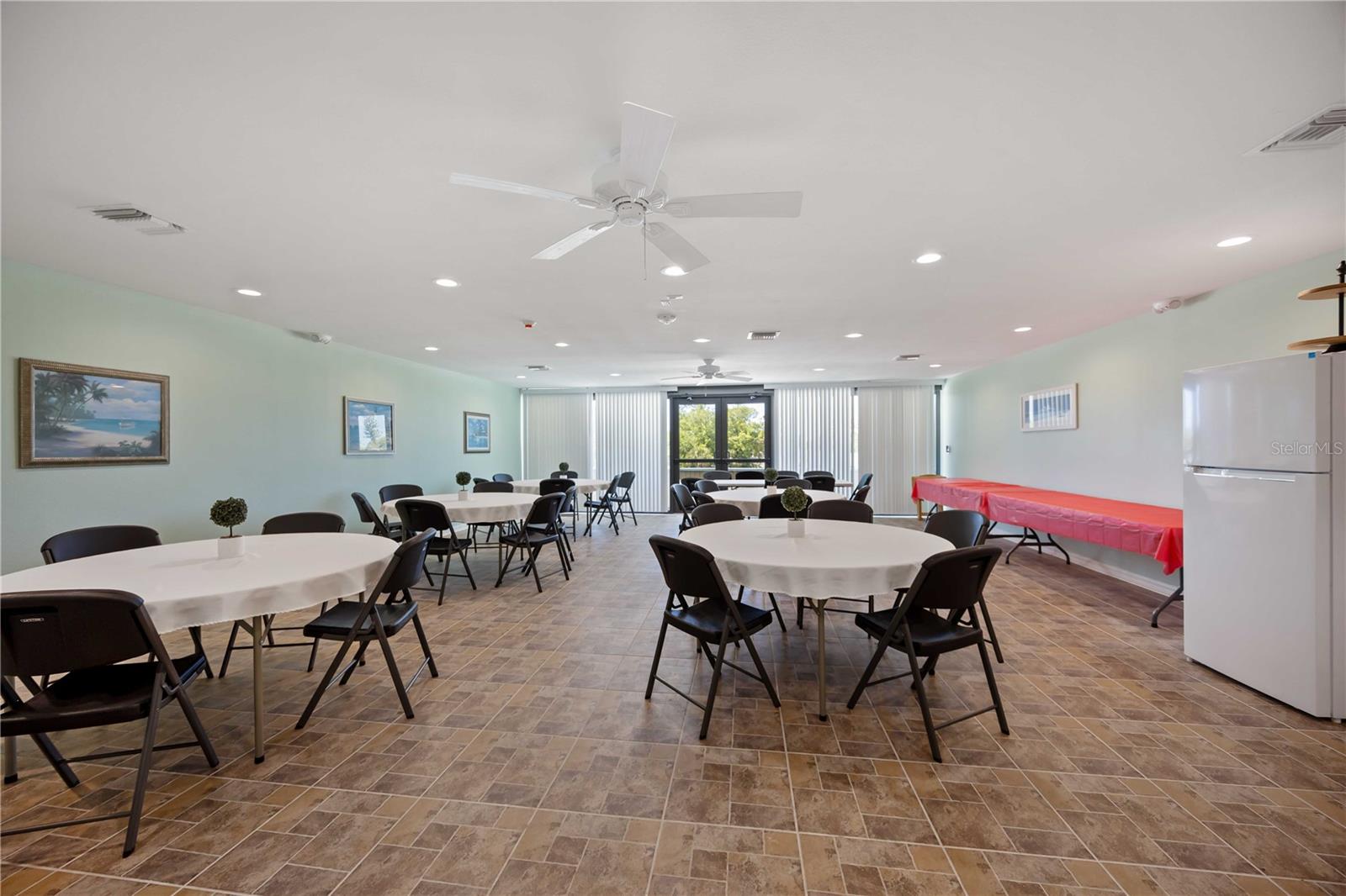 CHELSEA HOUSE - Residential