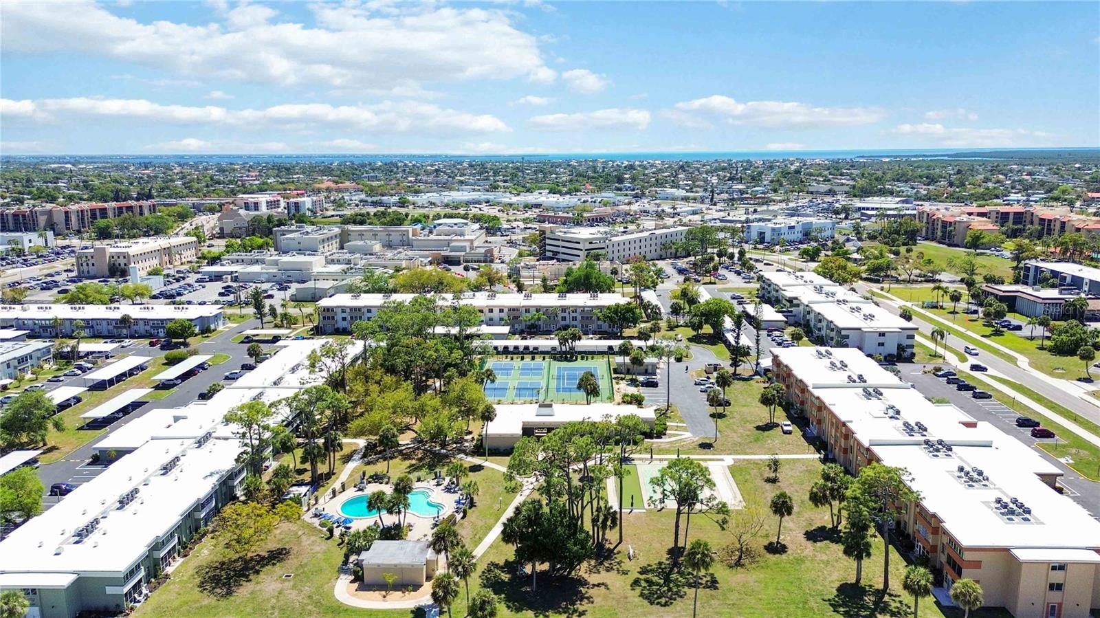 CHELSEA HOUSE - Residential