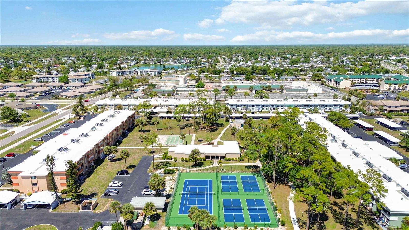 CHELSEA HOUSE - Residential