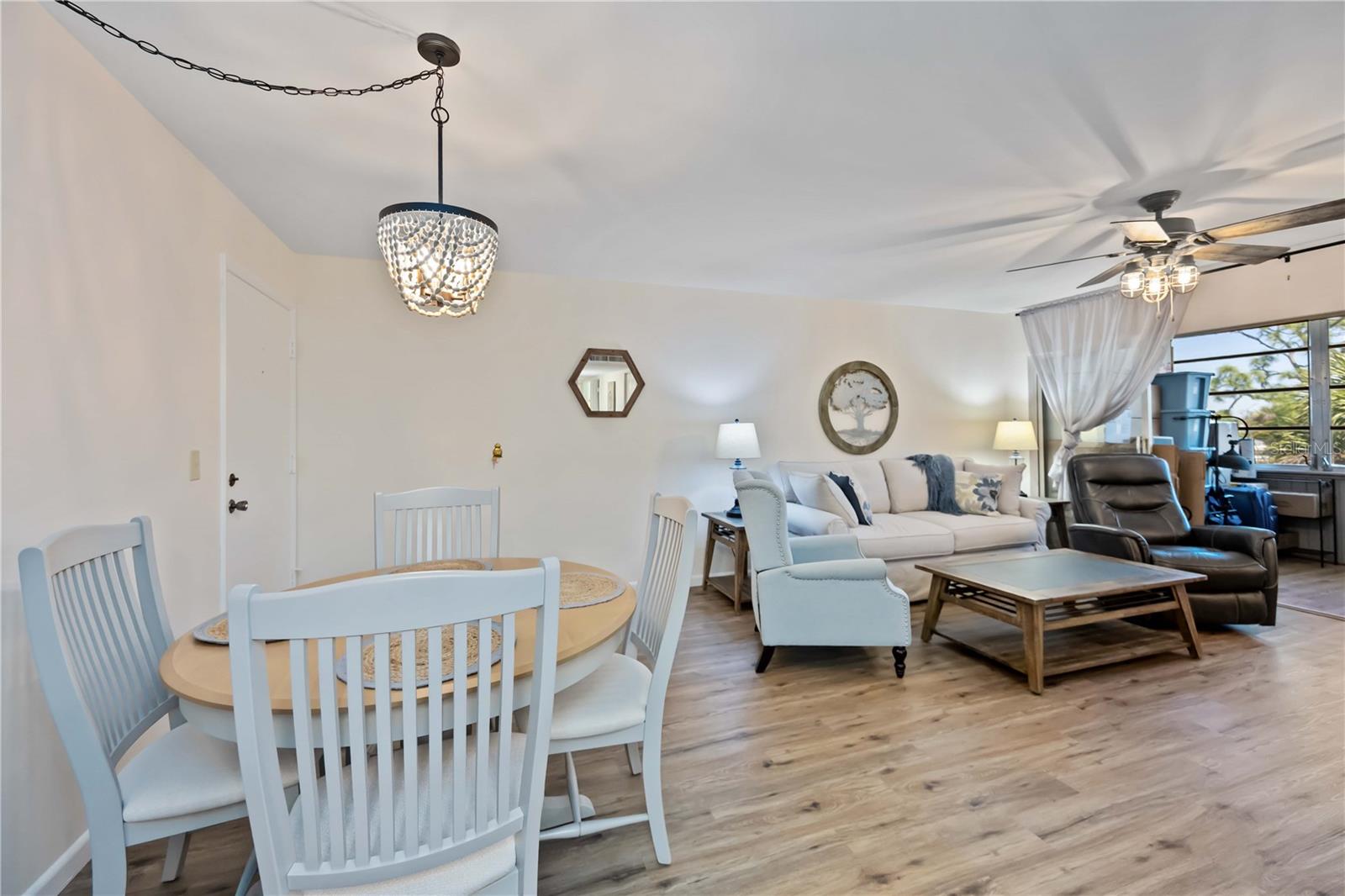 CHELSEA HOUSE - Residential