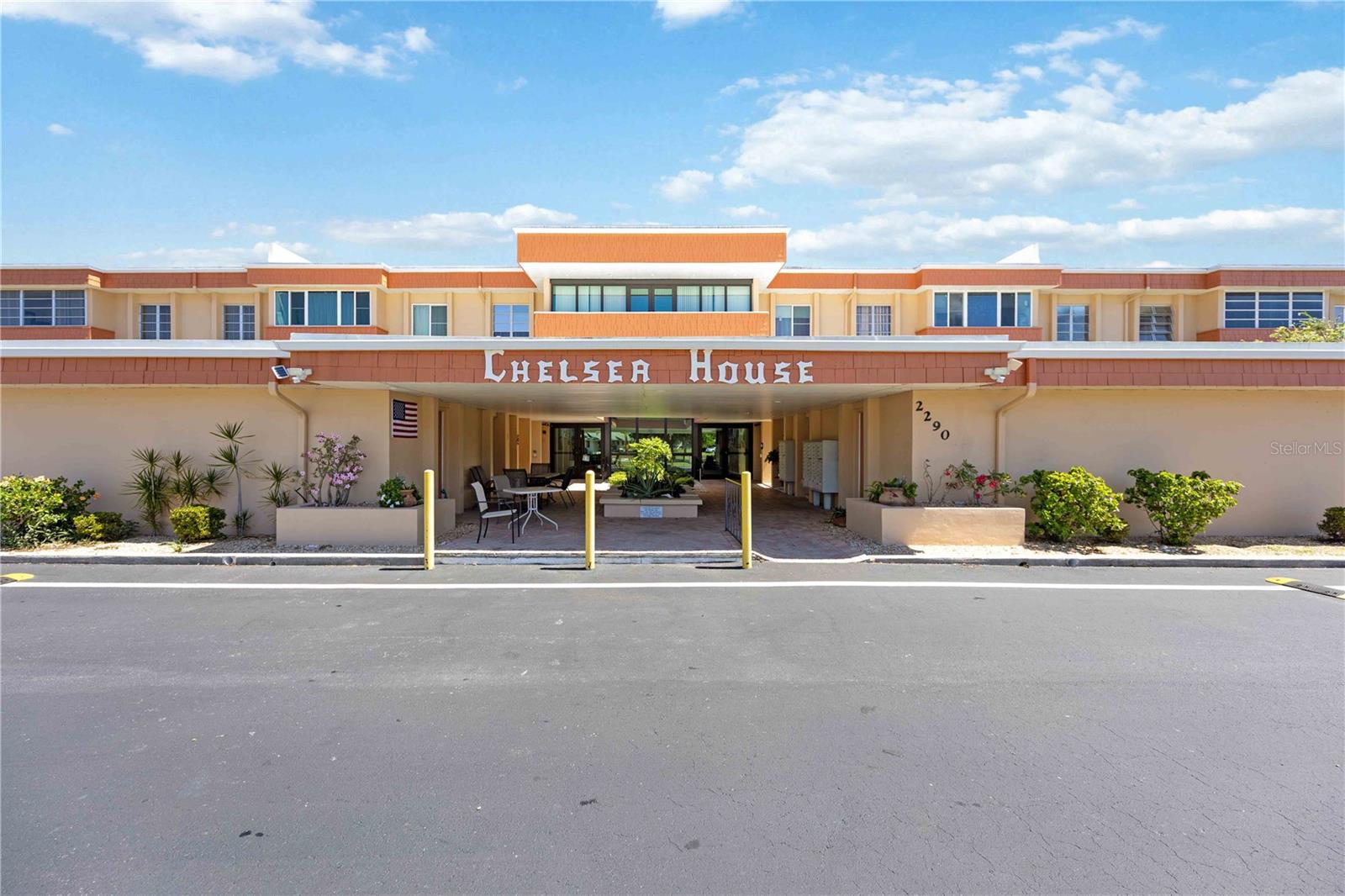 CHELSEA HOUSE - Residential