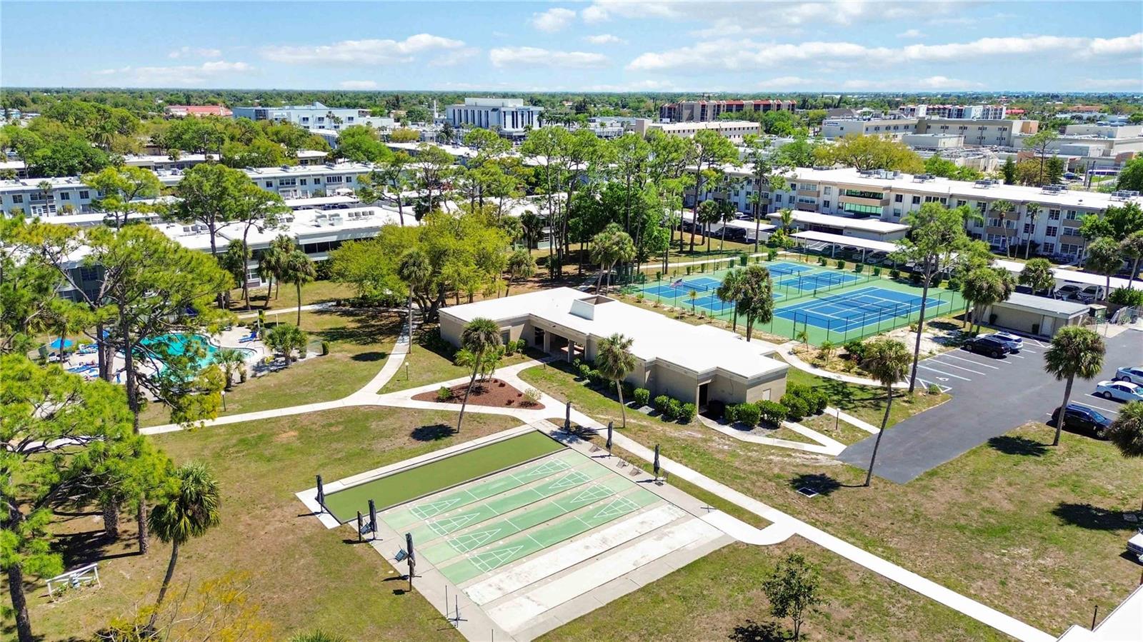 CHELSEA HOUSE - Residential