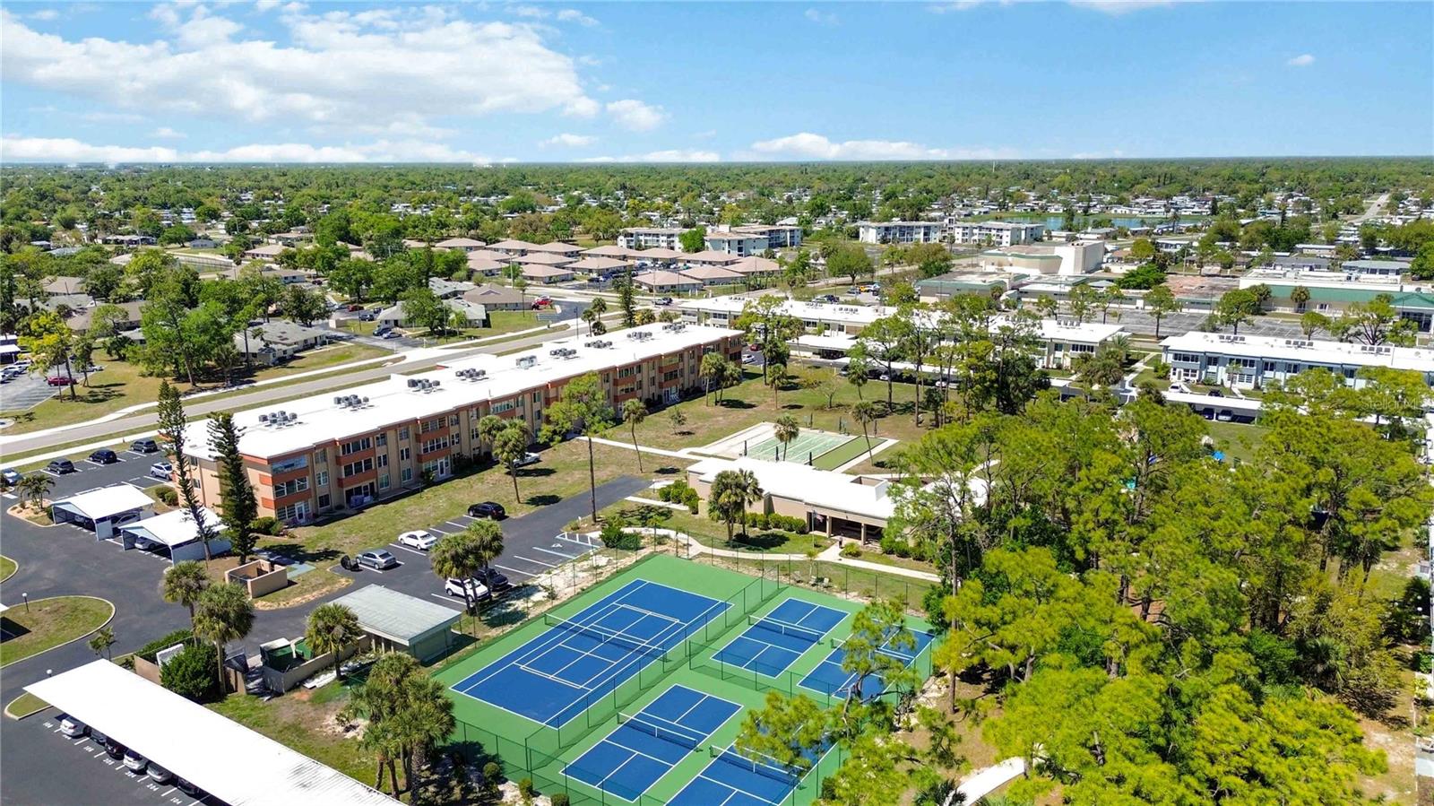 CHELSEA HOUSE - Residential